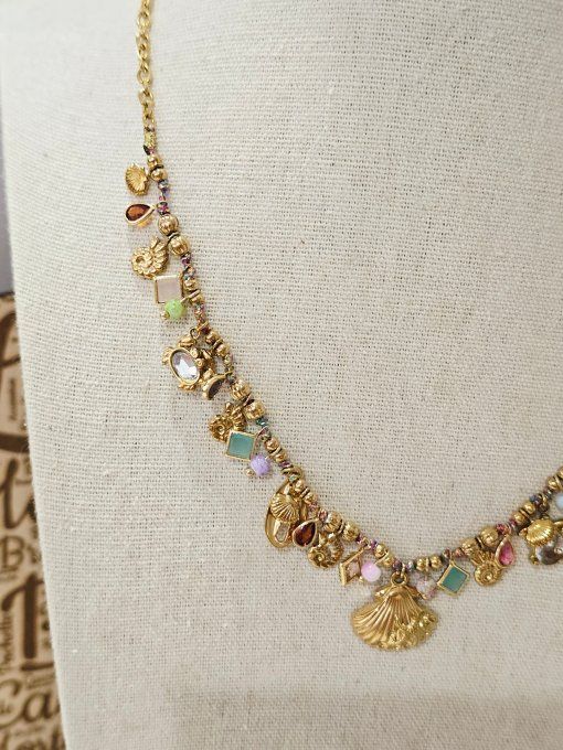 COLLIER