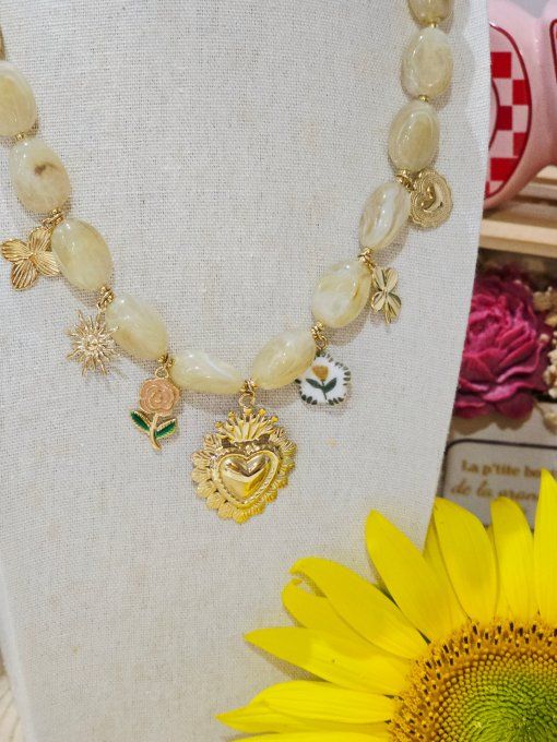 COLLIER
