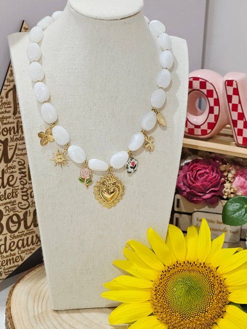 COLLIER
