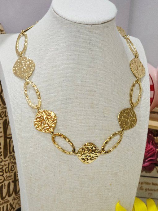 COLLIER