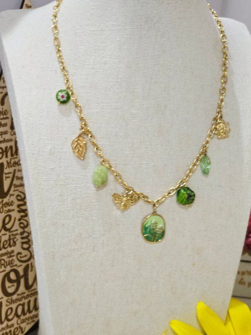 COLLIER