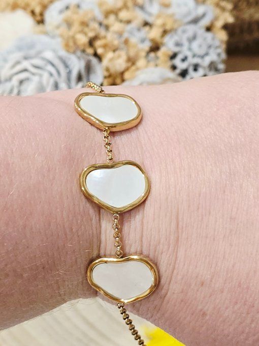 BRACELET