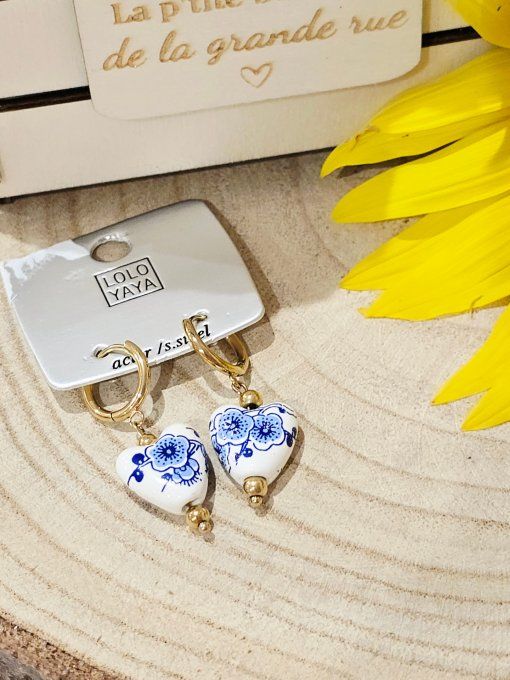 BOUCLES D'OREILLES