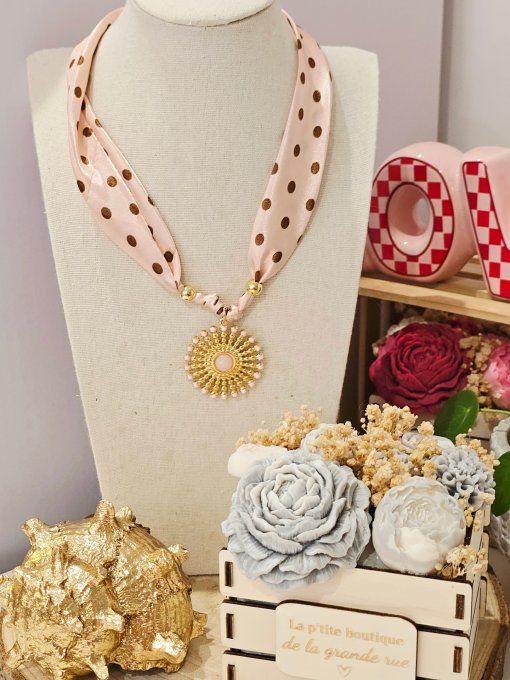 COLLIER