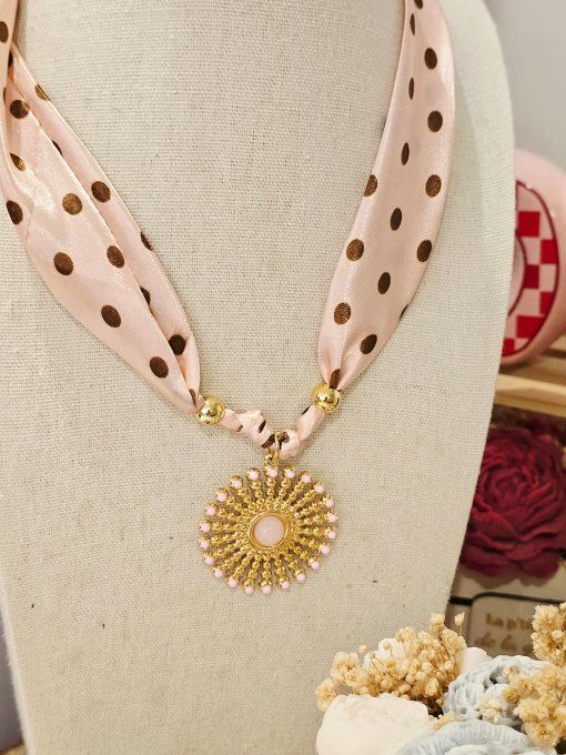 COLLIER