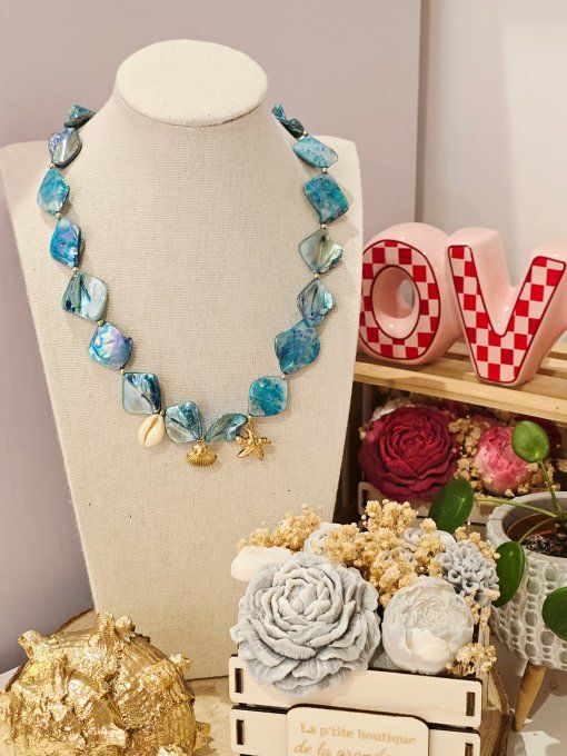 COLLIER