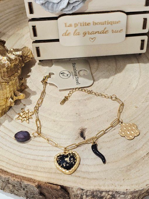 BRACELET