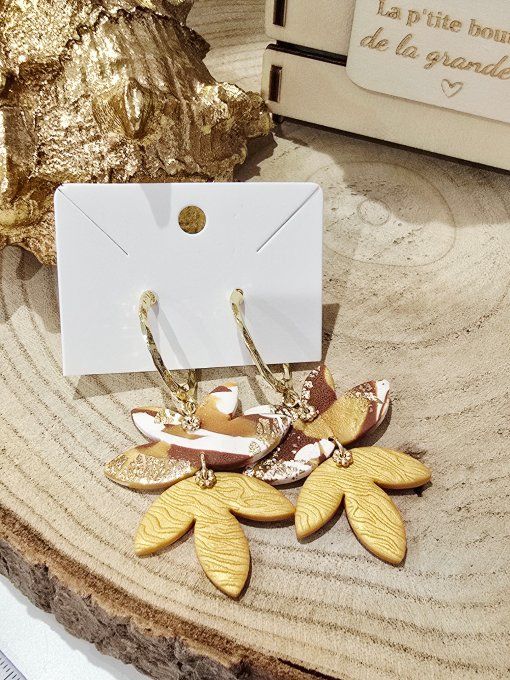 BOUCLES D'OREILLES