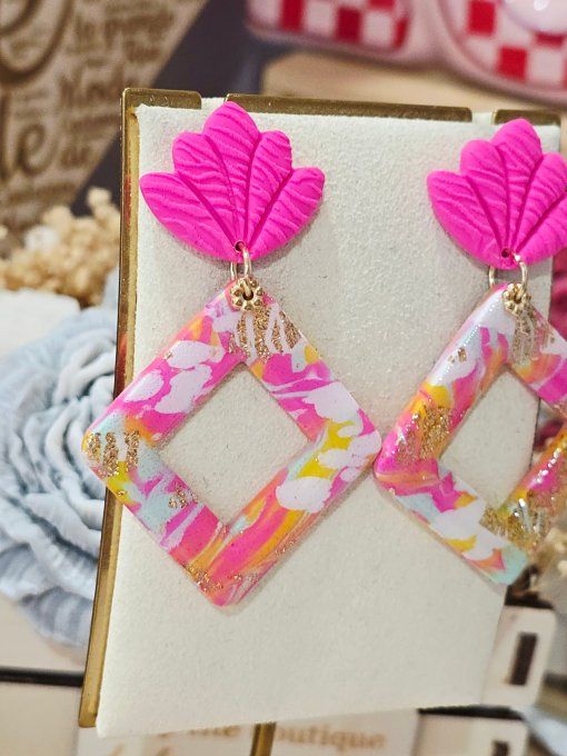 BOUCLES D'OREILLES