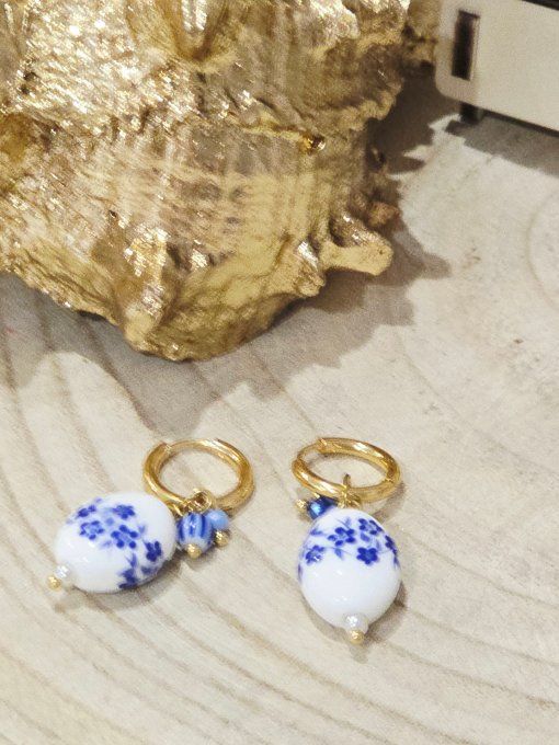 BOUCLES D'OREILLES
