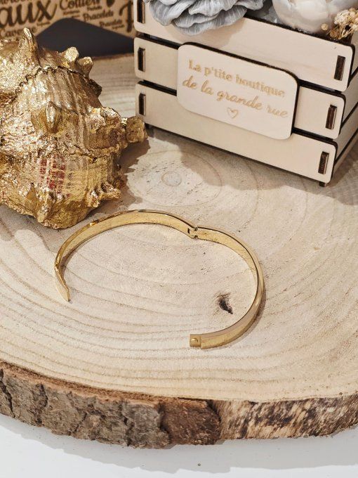 BRACELET