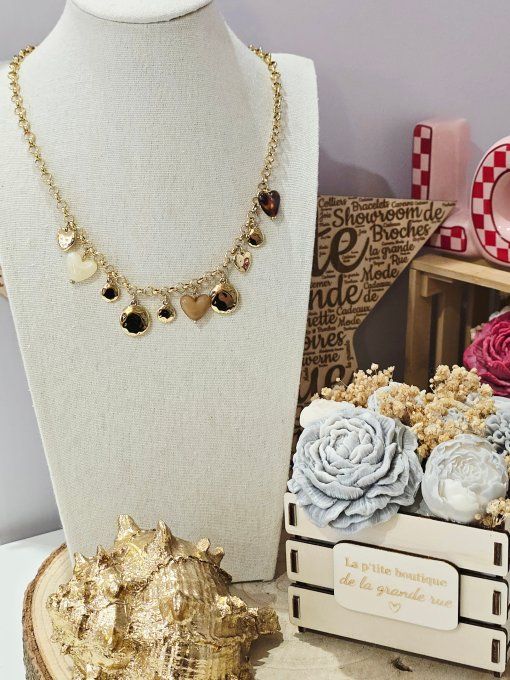 COLLIER