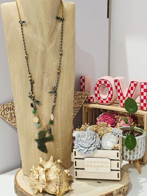 COLLIER