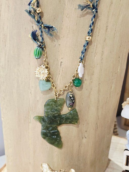 COLLIER