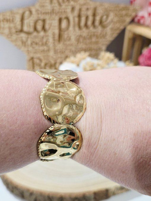 BRACELET