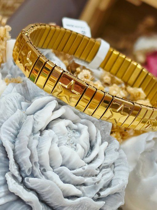BRACELET