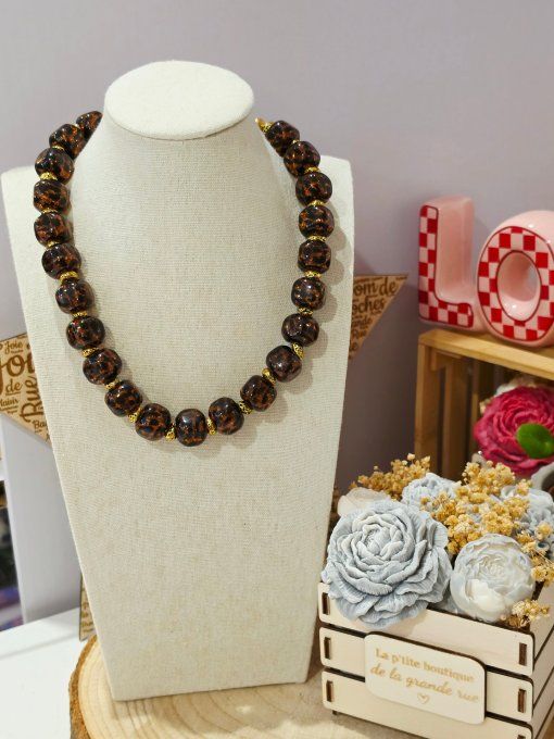 COLLIER