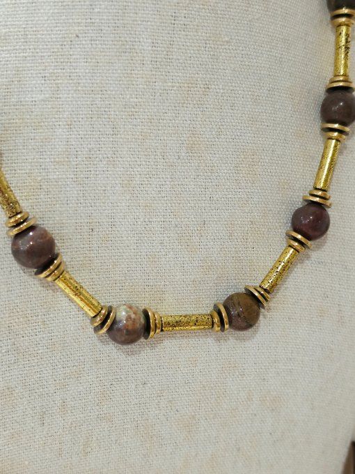 COLLIER