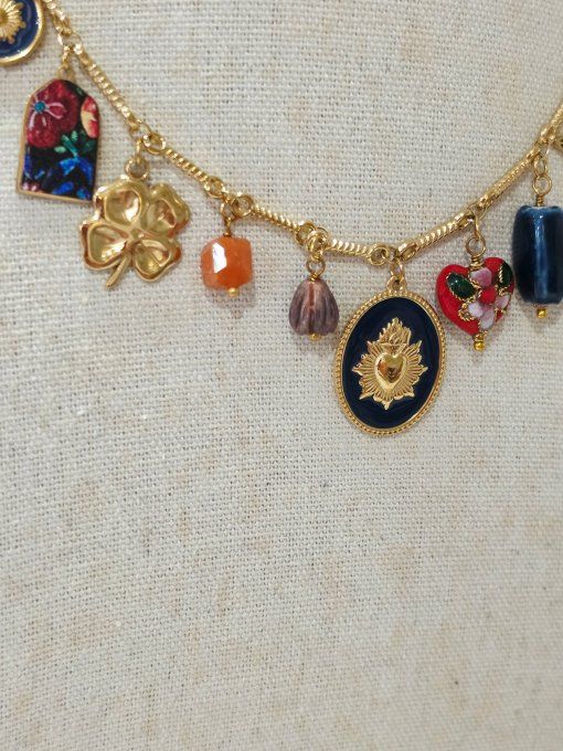 COLLIER