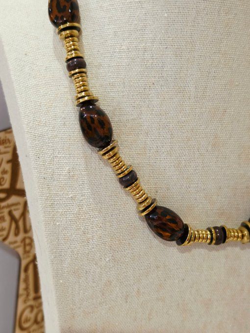 COLLIER
