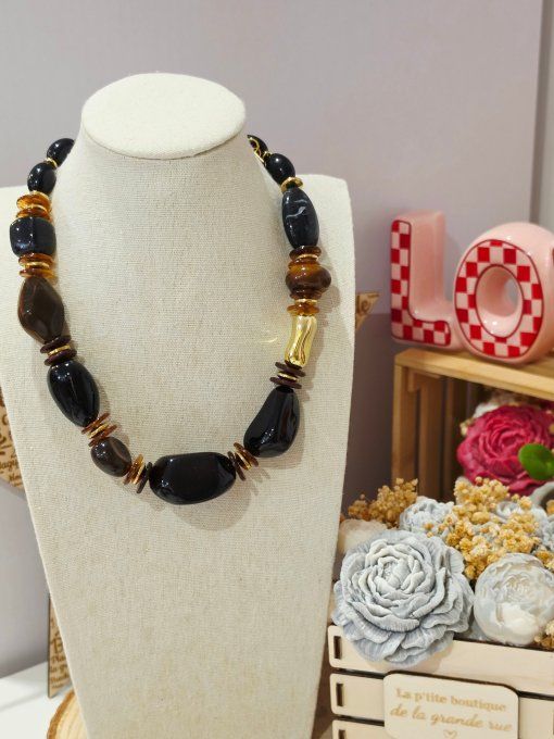 COLLIER