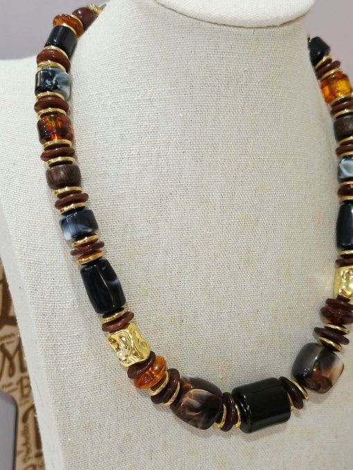COLLIER