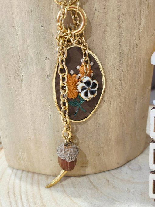 COLLIER