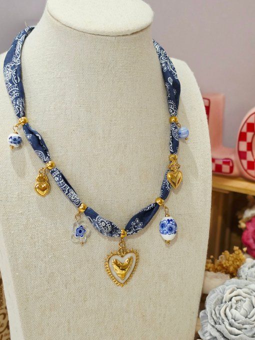 COLLIER