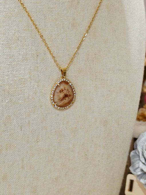 COLLIER