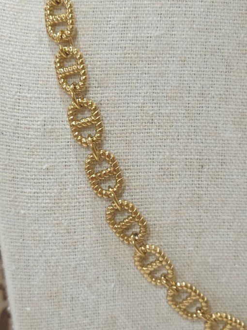COLLIER