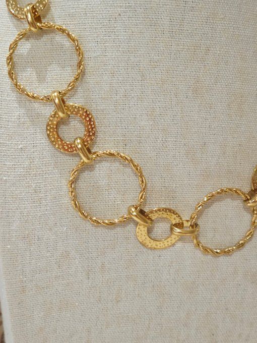 COLLIER