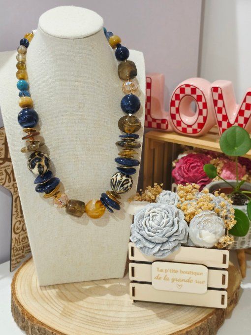 COLLIER