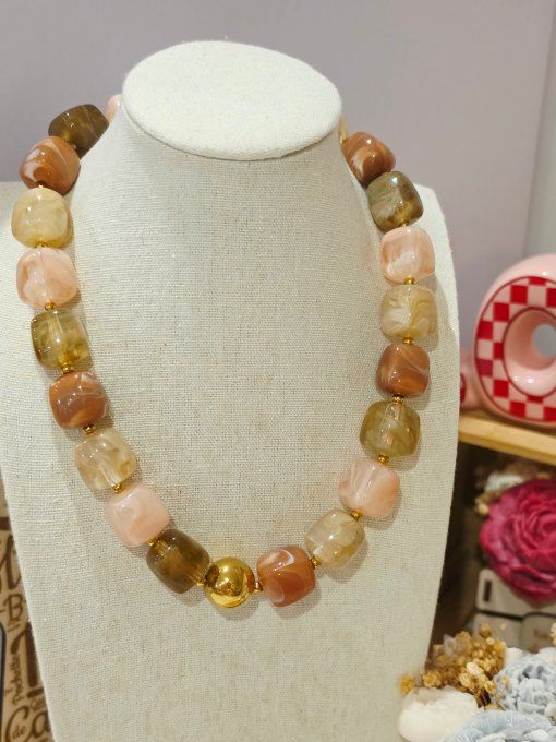 COLLIER