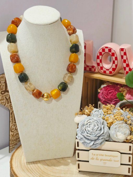 COLLIER
