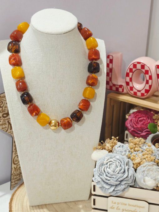 COLLIER