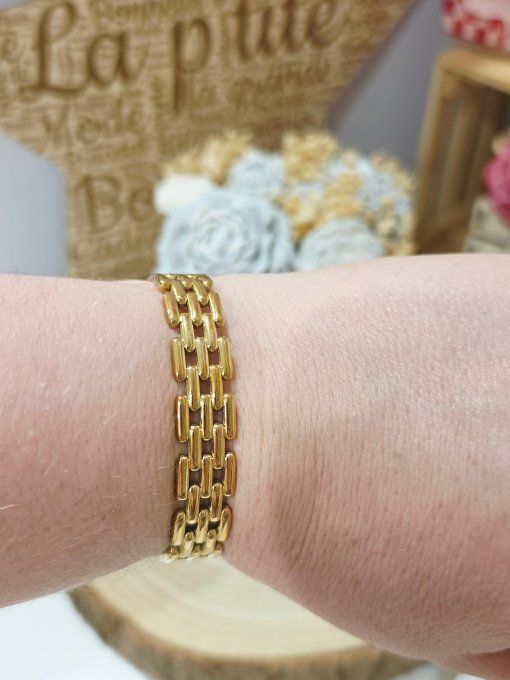 BRACELET