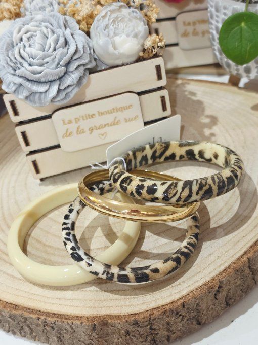 BRACELET