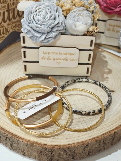 BRACELET