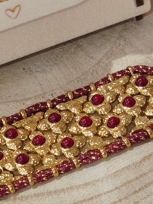 BRACELET