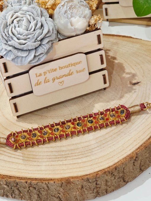 BRACELET