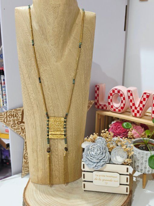 COLLIER