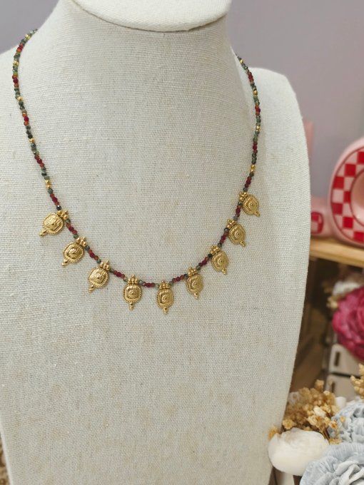COLLIER