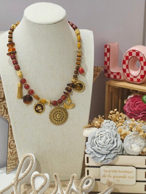 COLLIER