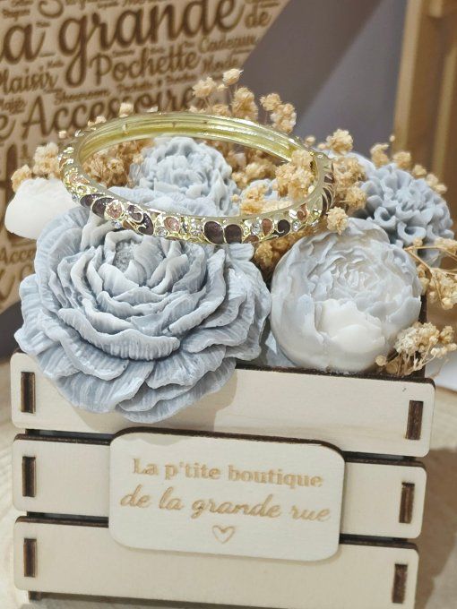 BRACELET