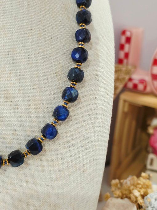 COLLIER