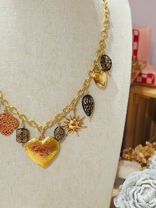 COLLIER