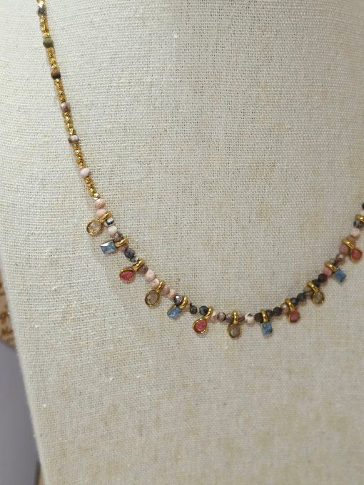 COLLIER