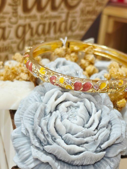 BRACELET