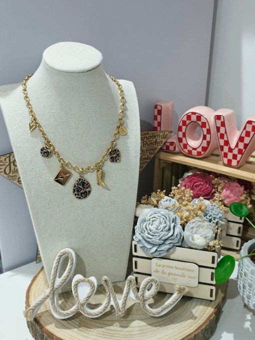 COLLIER