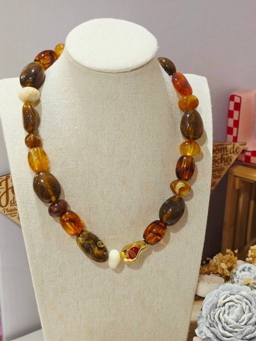 COLLIER